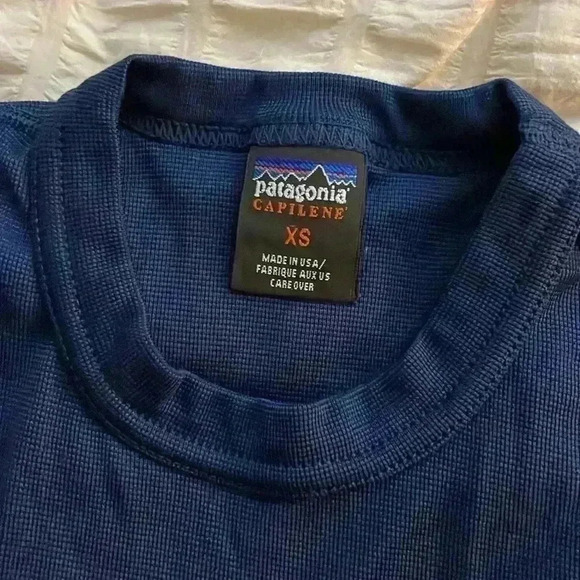 PATAGONIA - Women's Short Sleeve Athletic Shirt - XS - Like New - Picture 2 of 4